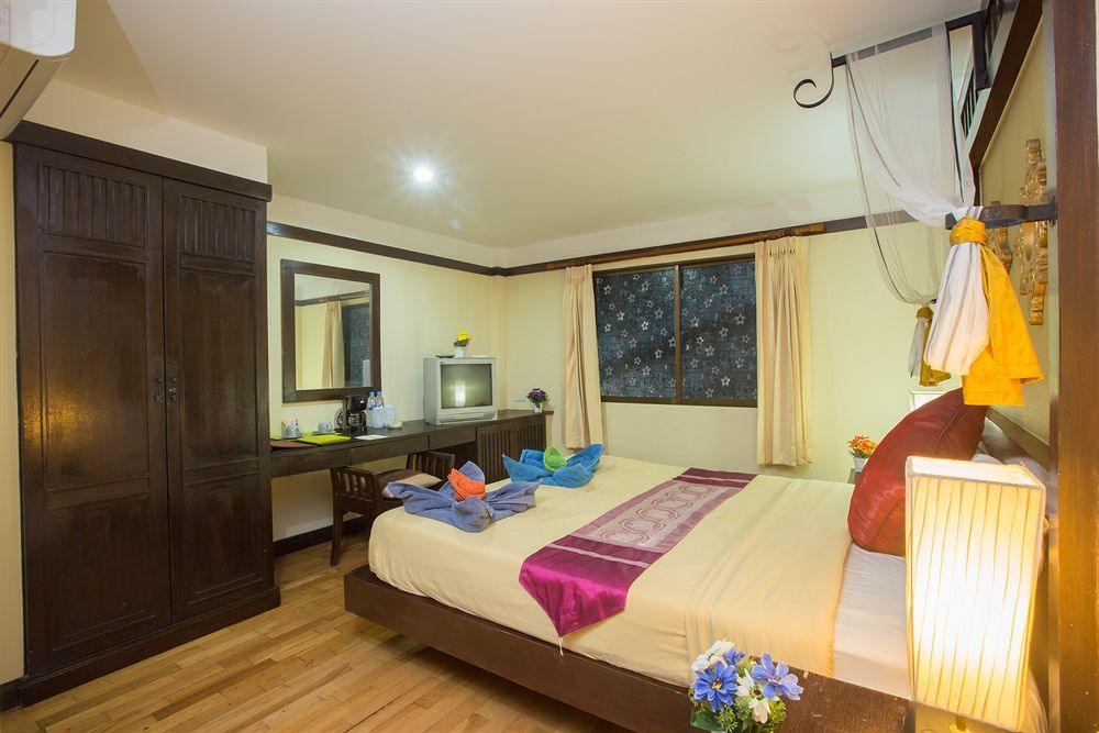 Oyo 255 The Ocean Hotel Patong מראה חיצוני תמונה