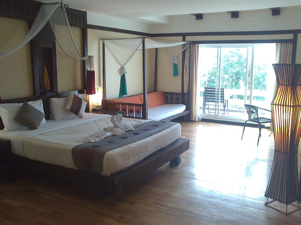 Oyo 255 The Ocean Hotel Patong מראה חיצוני תמונה